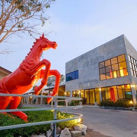 Red Horse Resort Pattaya Exterior photo